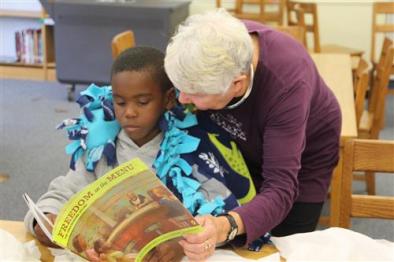 wsfc-schools-delta-kappa-mu-book-and-blanket-give-away-to-2nd-graders