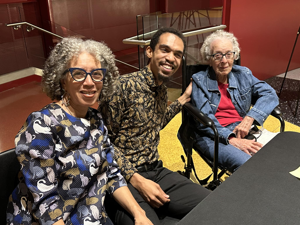 This image has an empty alt attribute; its file name is image.png